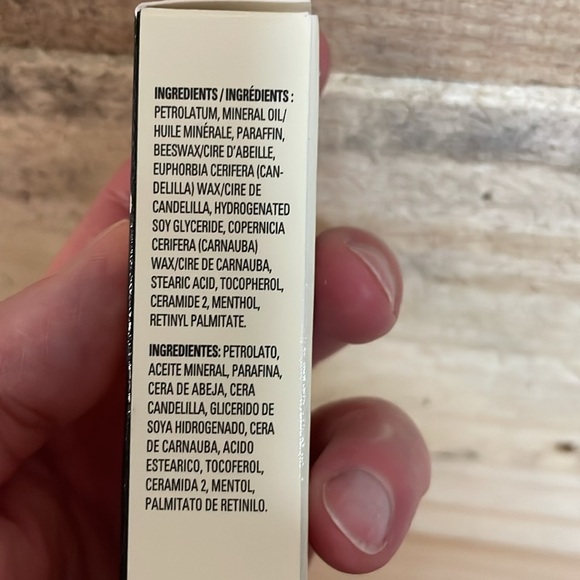 Mary Kay Satin Lips Lip Balm - Picture 6 of 9